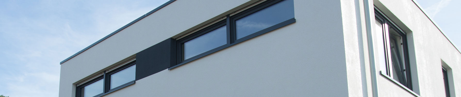 Nahaufnahme weiße Aluminiumfenster